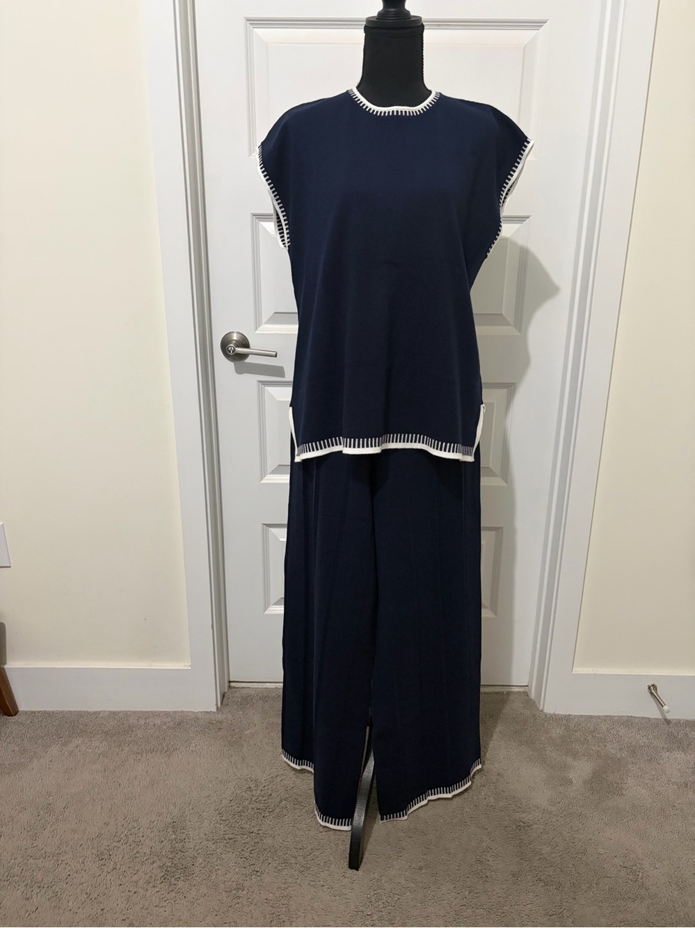 Navy Wide-Leg Knit Pants — Casual Elegant